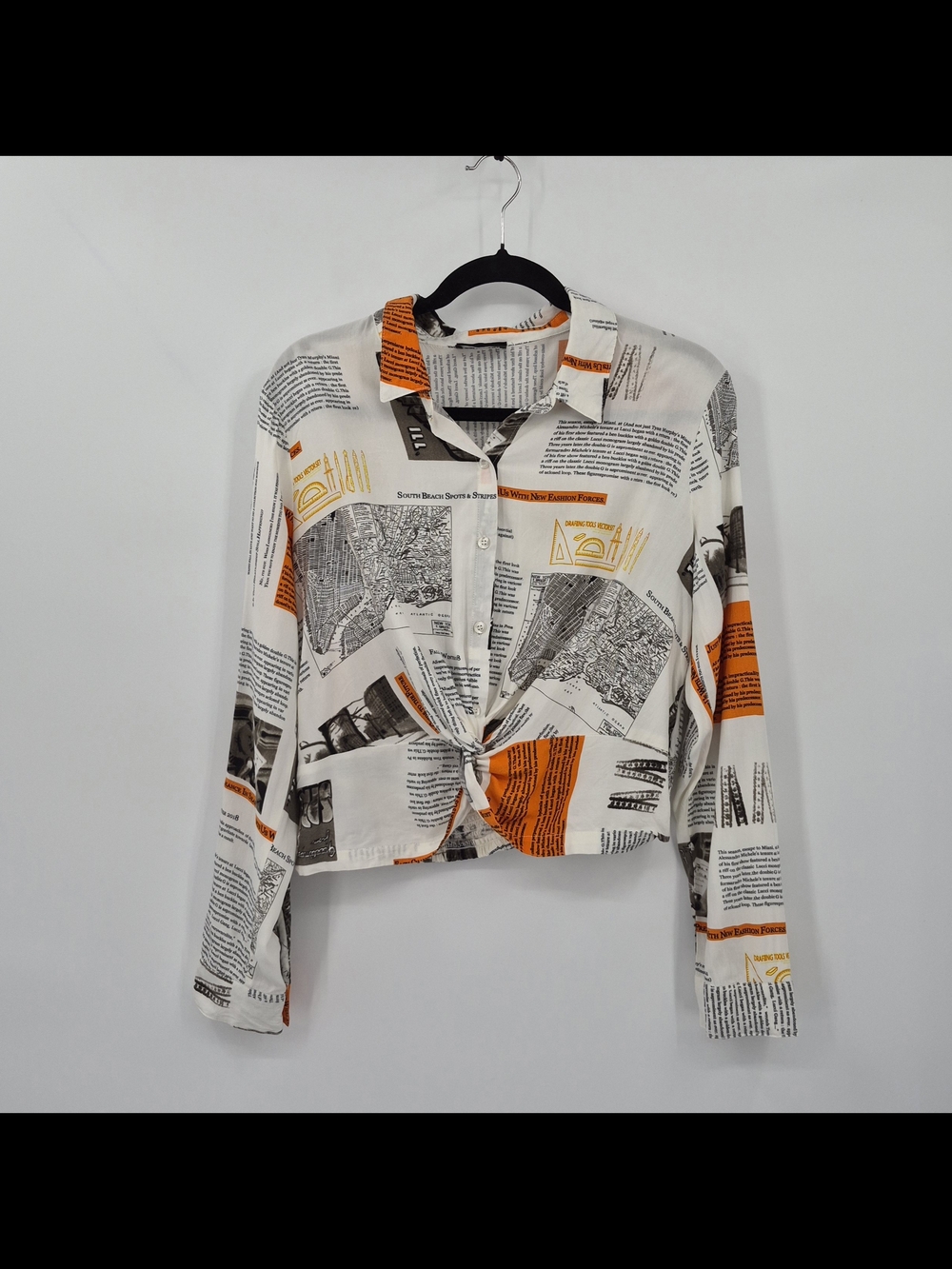 Milk & Honey Ladies L Twist Front Newspaper Print Shirt Artsy Posh Roll Tab Slee